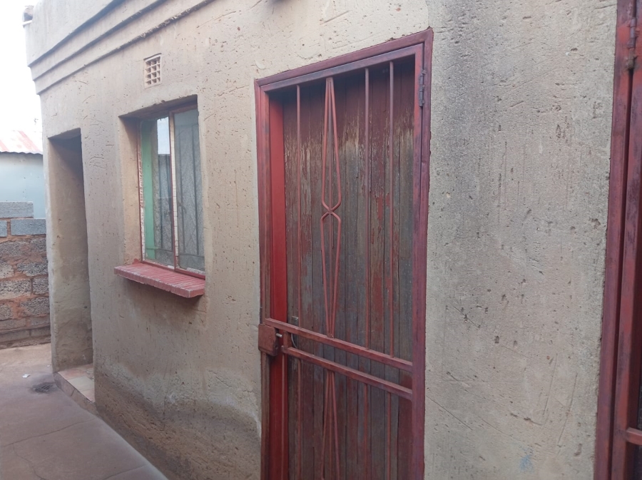 1 Bedroom Property for Sale in Zonkezizwe Gauteng