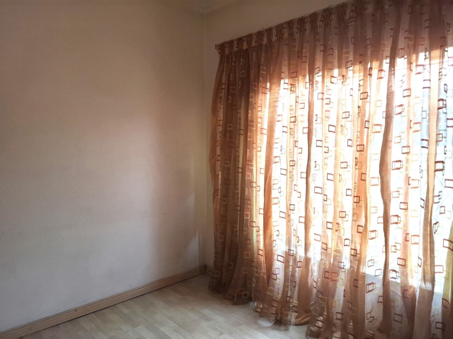 6 Bedroom Property for Sale in Actonville Gauteng