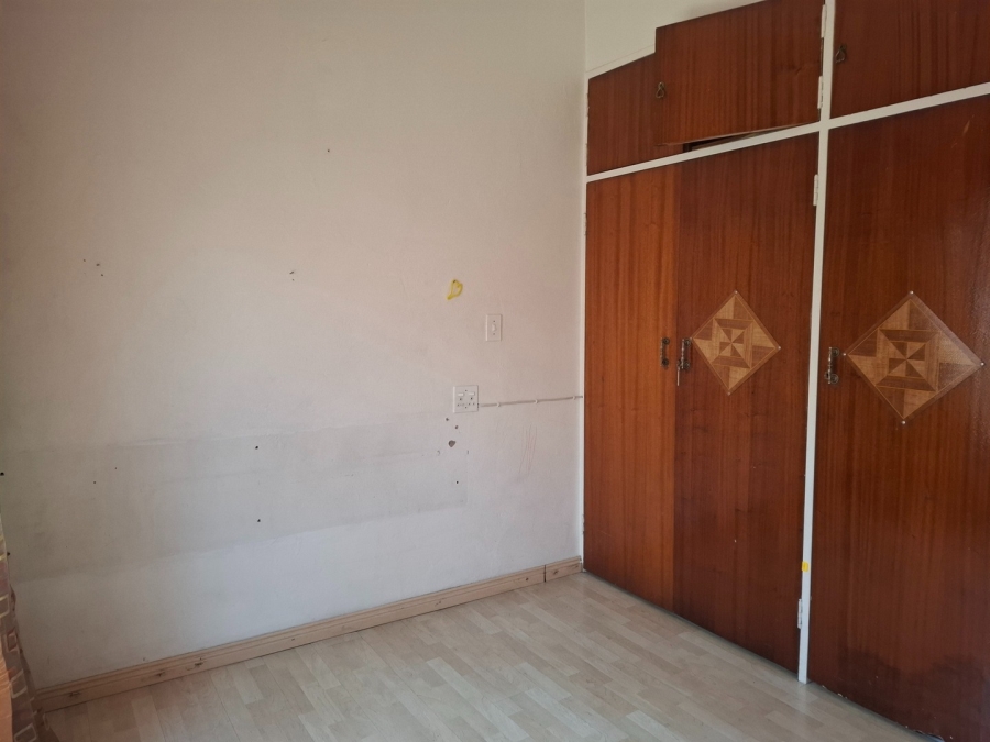 6 Bedroom Property for Sale in Actonville Gauteng