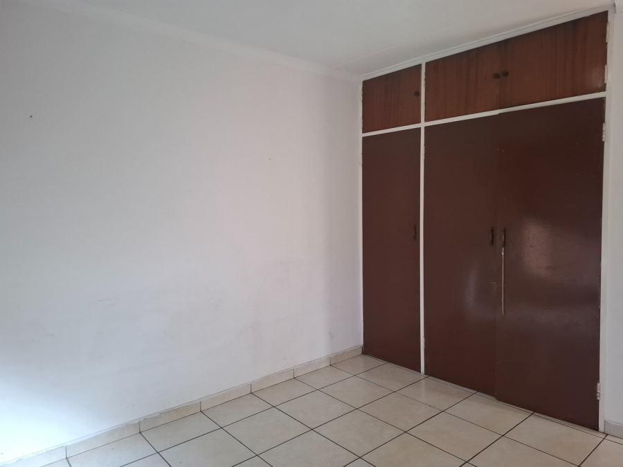 6 Bedroom Property for Sale in Actonville Gauteng