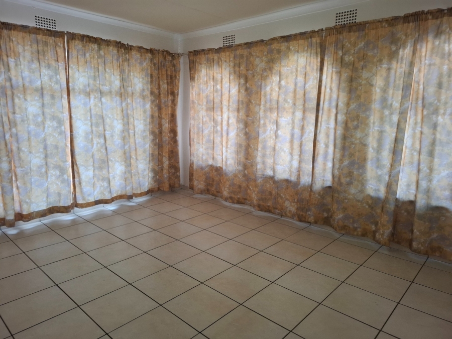 6 Bedroom Property for Sale in Actonville Gauteng
