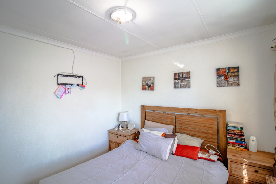 2 Bedroom Property for Sale in Vorna Valley Gauteng