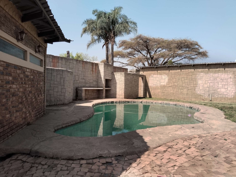 8 Bedroom Property for Sale in Booysens Gauteng