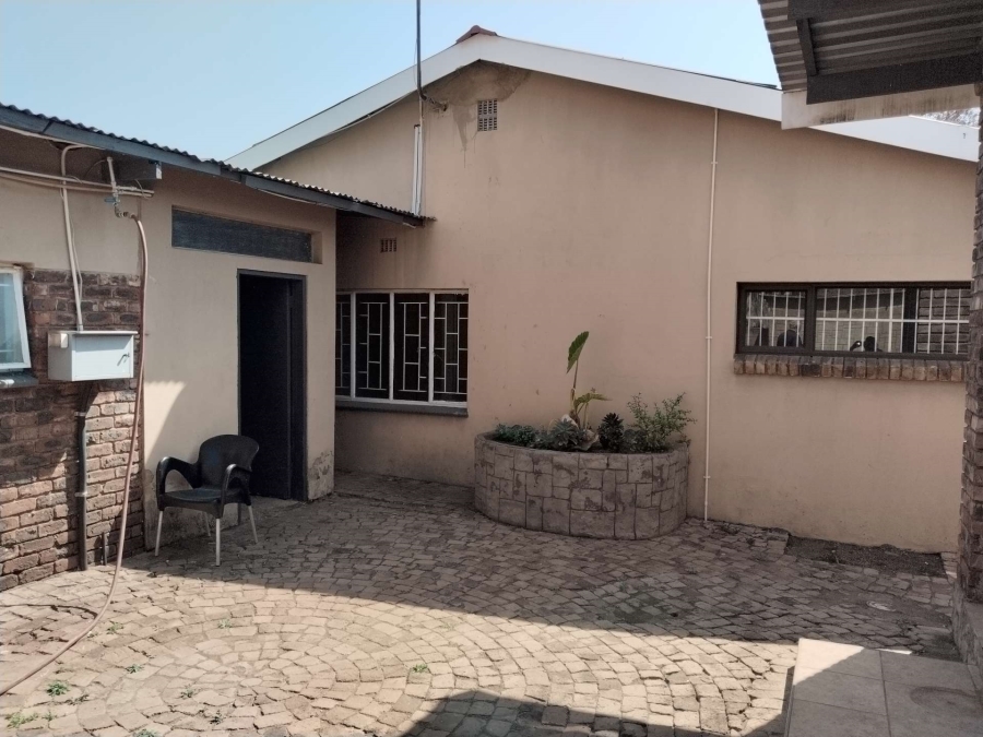 8 Bedroom Property for Sale in Booysens Gauteng