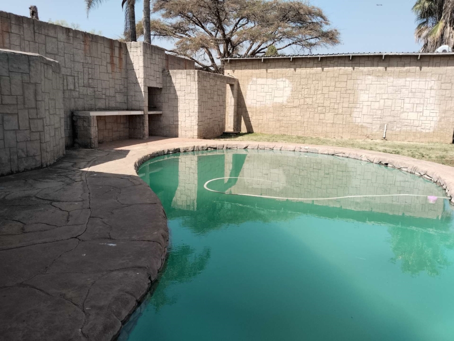8 Bedroom Property for Sale in Booysens Gauteng