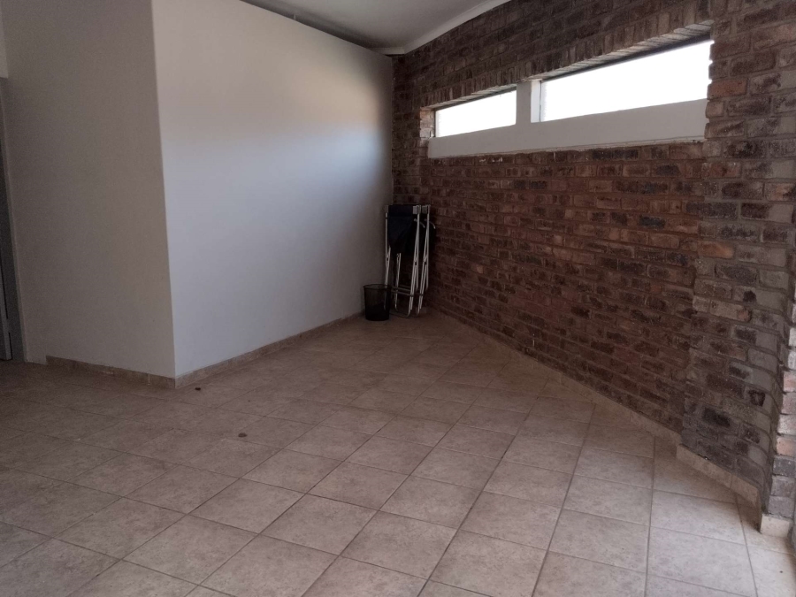 8 Bedroom Property for Sale in Booysens Gauteng