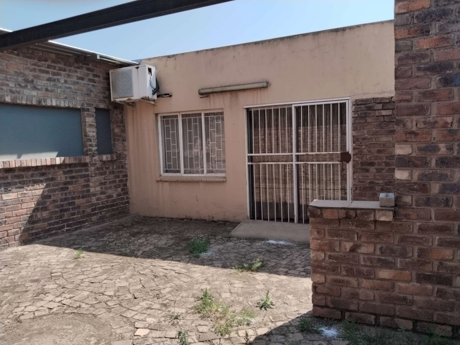 8 Bedroom Property for Sale in Booysens Gauteng