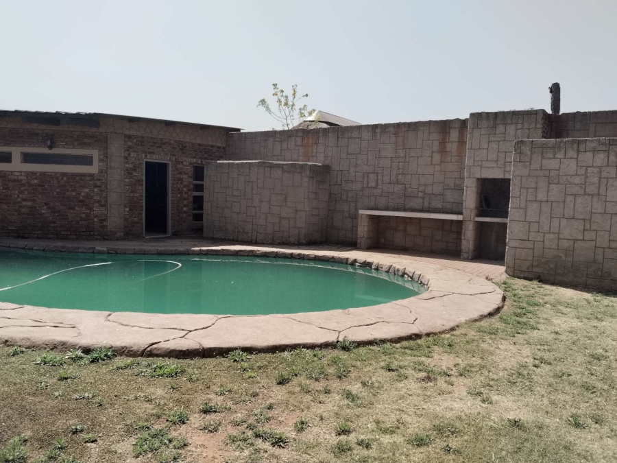 8 Bedroom Property for Sale in Booysens Gauteng