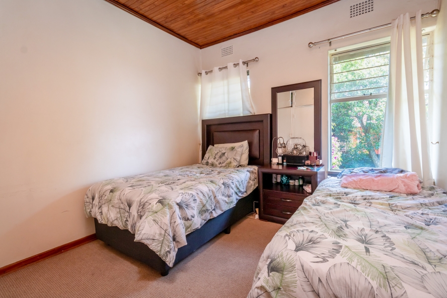 To Let 4 Bedroom Property for Rent in Wilro Park Gauteng