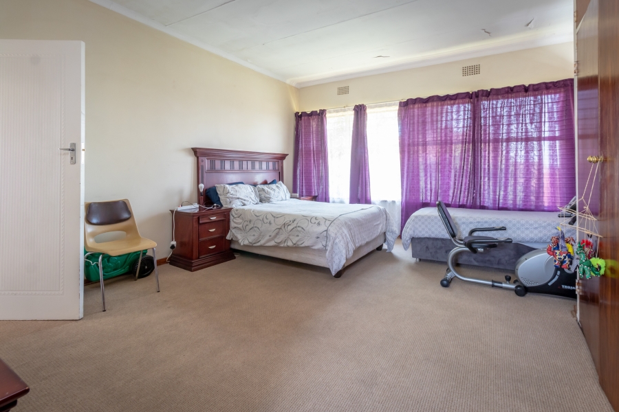 To Let 4 Bedroom Property for Rent in Wilro Park Gauteng