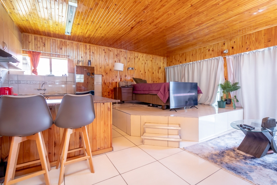 To Let 4 Bedroom Property for Rent in Wilro Park Gauteng