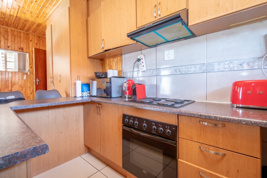 To Let 4 Bedroom Property for Rent in Wilro Park Gauteng