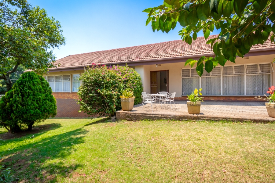 To Let 4 Bedroom Property for Rent in Wilro Park Gauteng