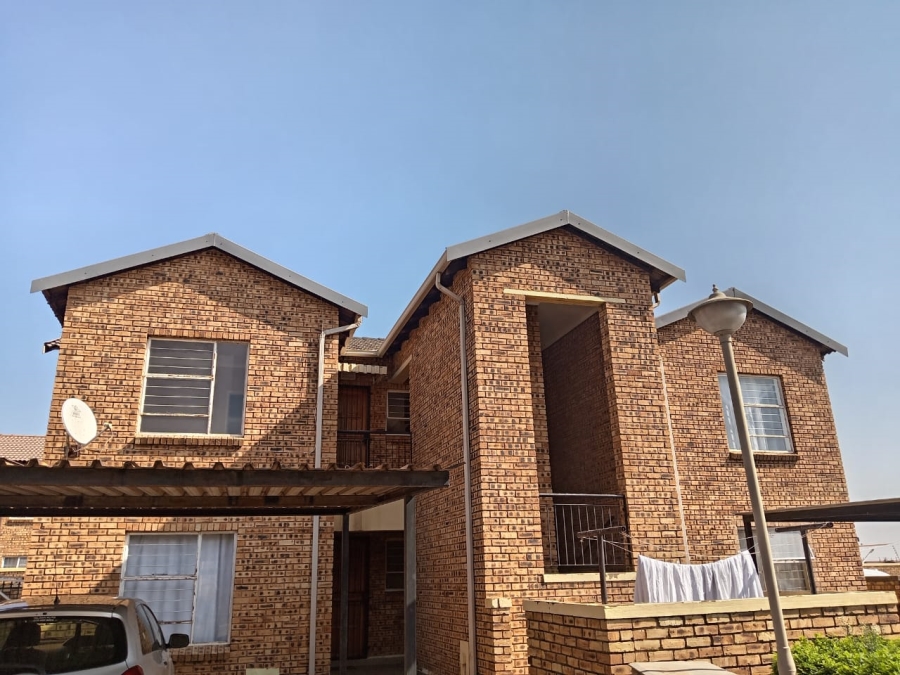 2 Bedroom Property for Sale in Honeydew Gauteng