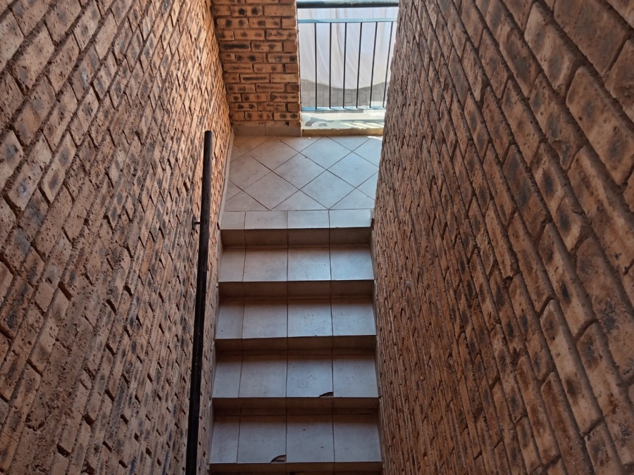 2 Bedroom Property for Sale in Honeydew Gauteng