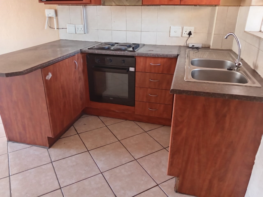 2 Bedroom Property for Sale in Honeydew Gauteng