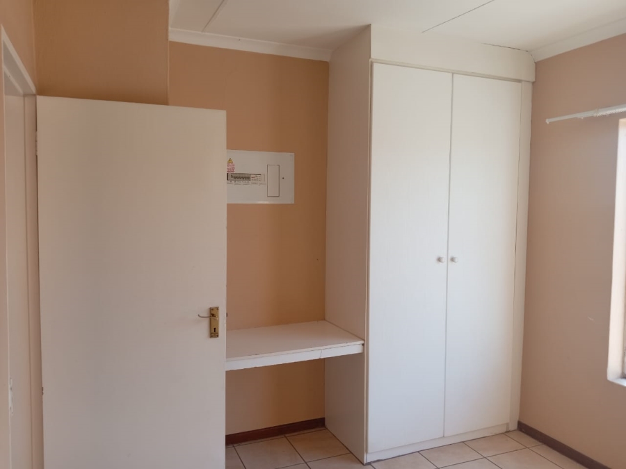 2 Bedroom Property for Sale in Honeydew Gauteng