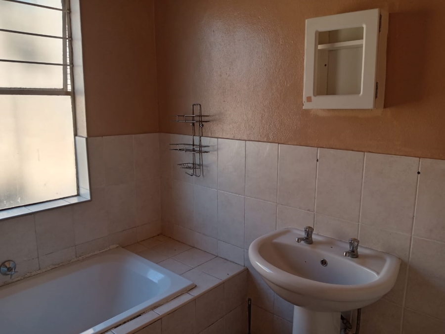 2 Bedroom Property for Sale in Honeydew Gauteng