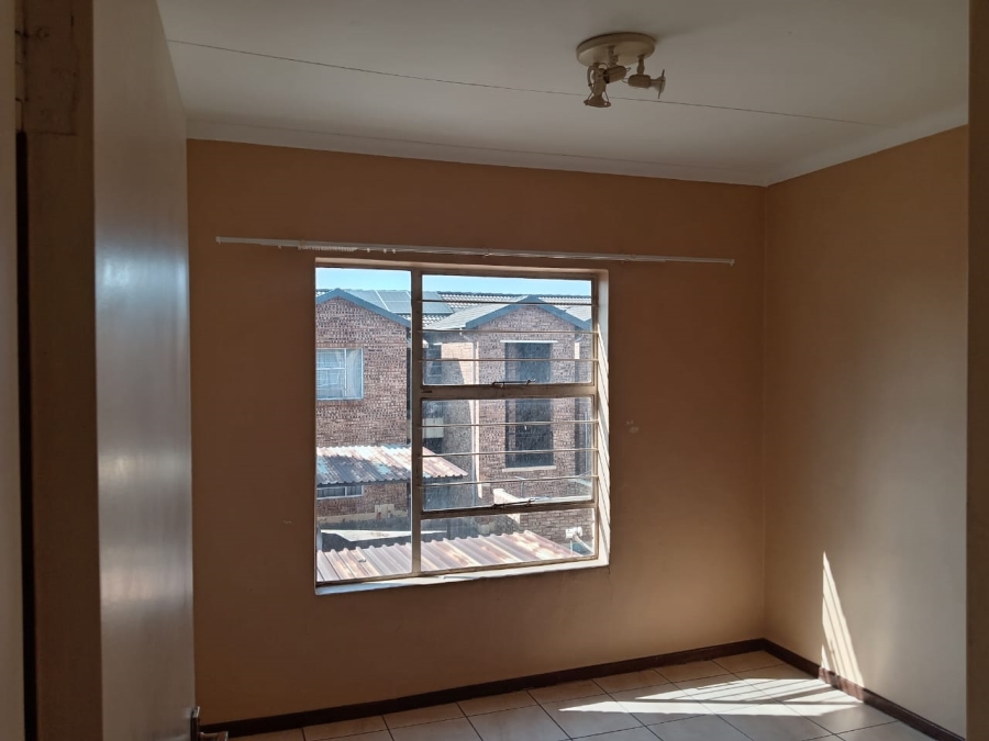 2 Bedroom Property for Sale in Honeydew Gauteng