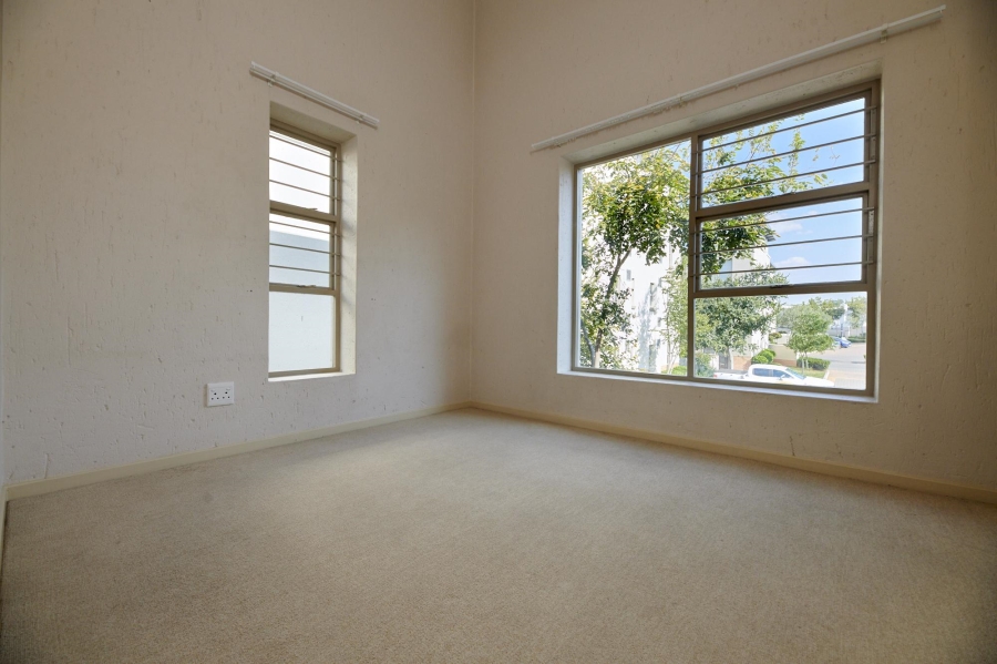 2 Bedroom Property for Sale in Lonehill Gauteng