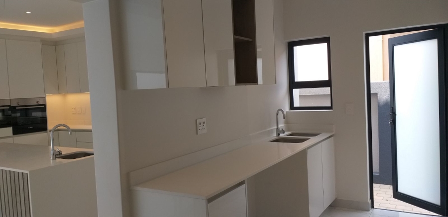 4 Bedroom Property for Sale in La Como Lifestyle Estate Gauteng