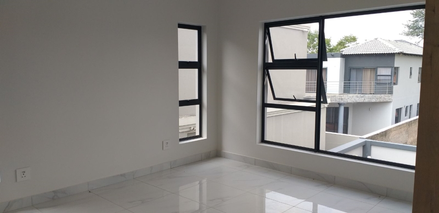 4 Bedroom Property for Sale in La Como Lifestyle Estate Gauteng