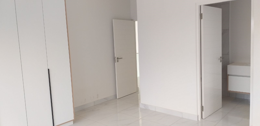 4 Bedroom Property for Sale in La Como Lifestyle Estate Gauteng