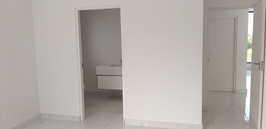 4 Bedroom Property for Sale in La Como Lifestyle Estate Gauteng