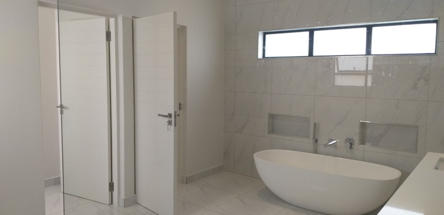 4 Bedroom Property for Sale in La Como Lifestyle Estate Gauteng