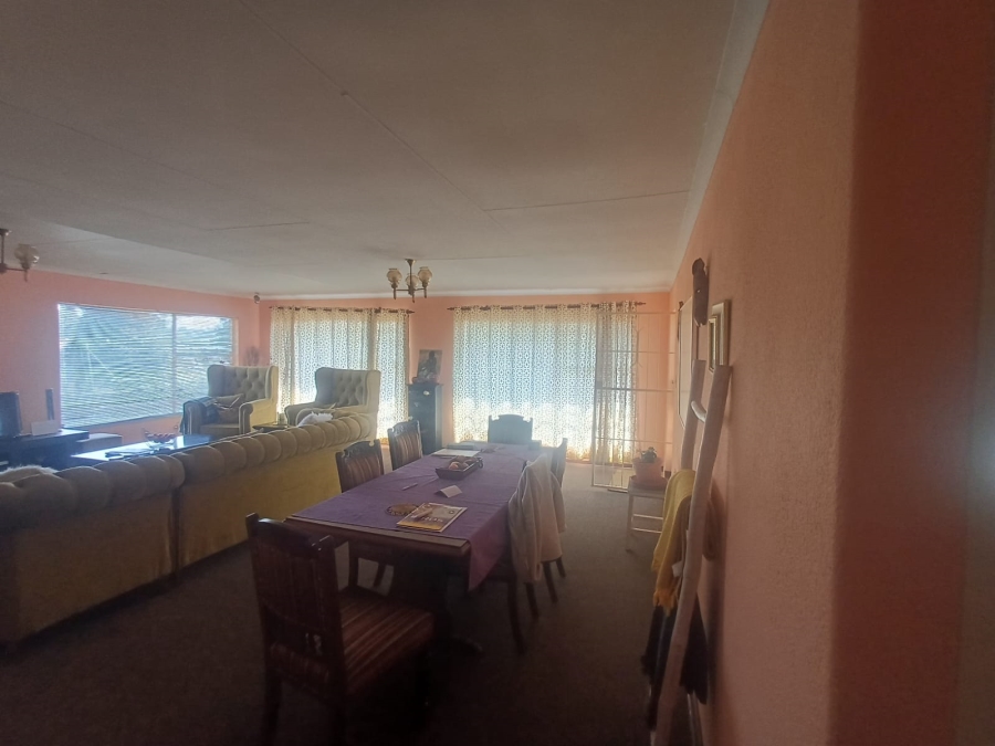 2 Bedroom Property for Sale in Lindhaven Gauteng