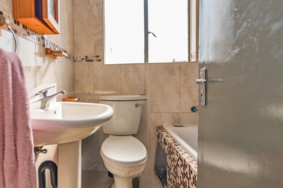 2 Bedroom Property for Sale in Fleurhof Gauteng