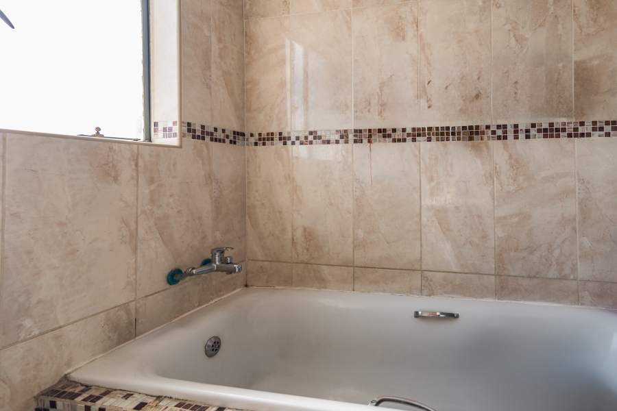 2 Bedroom Property for Sale in Fleurhof Gauteng