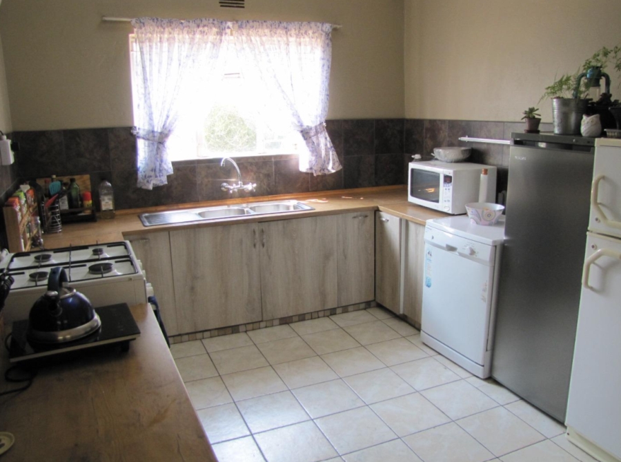 5 Bedroom Property for Sale in Flora Gardens Gauteng