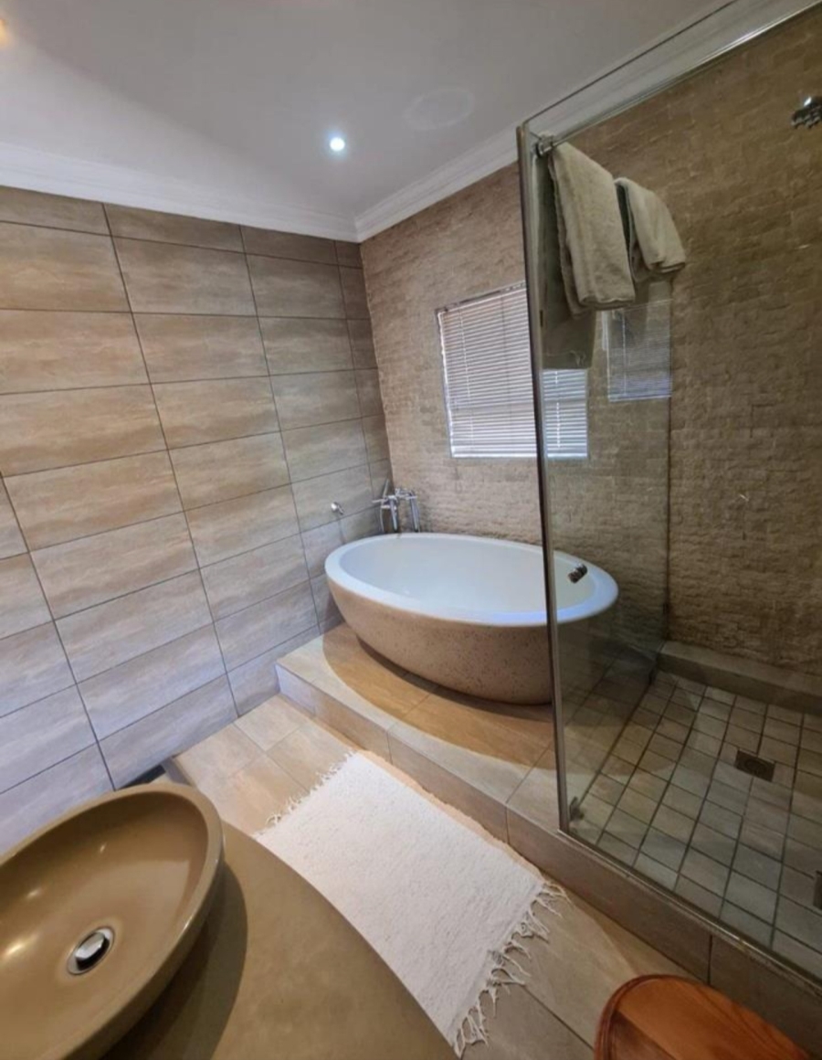 4 Bedroom Property for Sale in Vanderbijlpark SE 2 Gauteng