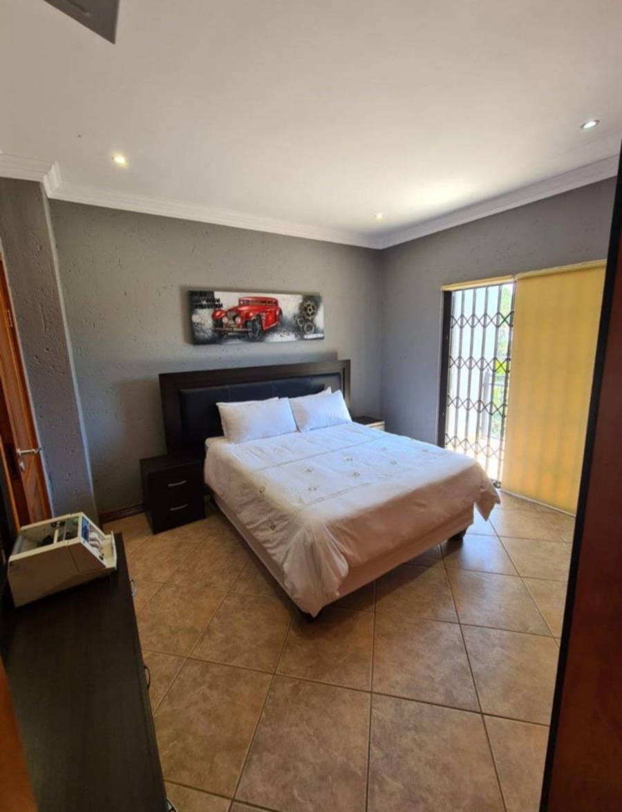 4 Bedroom Property for Sale in Vanderbijlpark SE 2 Gauteng
