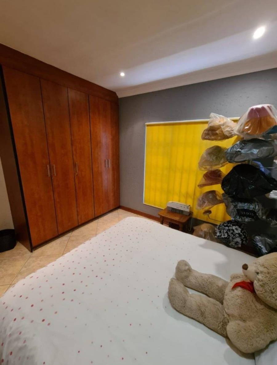 4 Bedroom Property for Sale in Vanderbijlpark SE 2 Gauteng