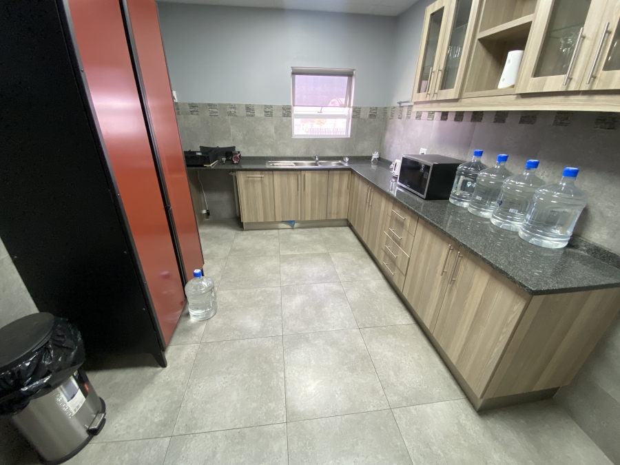 To Let Commercial Property for Rent in Knoppieslaagte Gauteng
