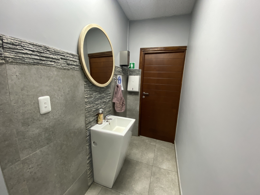 To Let Commercial Property for Rent in Knoppieslaagte Gauteng