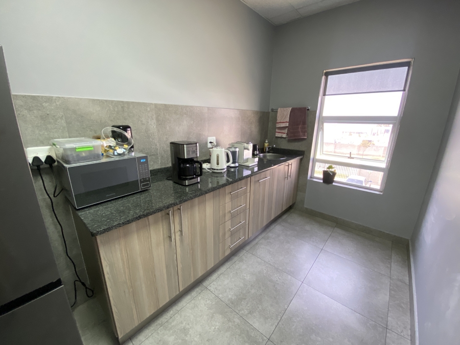 To Let Commercial Property for Rent in Knoppieslaagte Gauteng