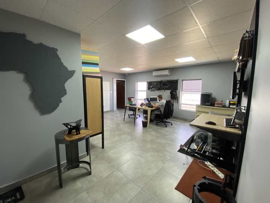 To Let Commercial Property for Rent in Knoppieslaagte Gauteng