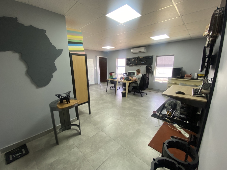 To Let Commercial Property for Rent in Knoppieslaagte Gauteng