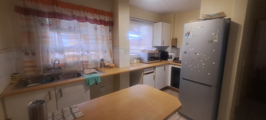 2 Bedroom Property for Sale in Die Hoewes Gauteng