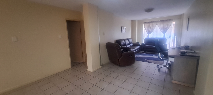 2 Bedroom Property for Sale in Die Hoewes Gauteng