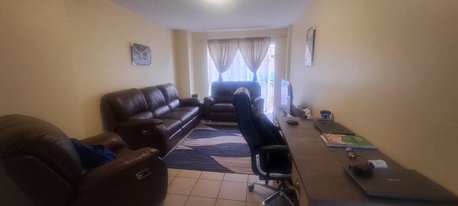 2 Bedroom Property for Sale in Die Hoewes Gauteng