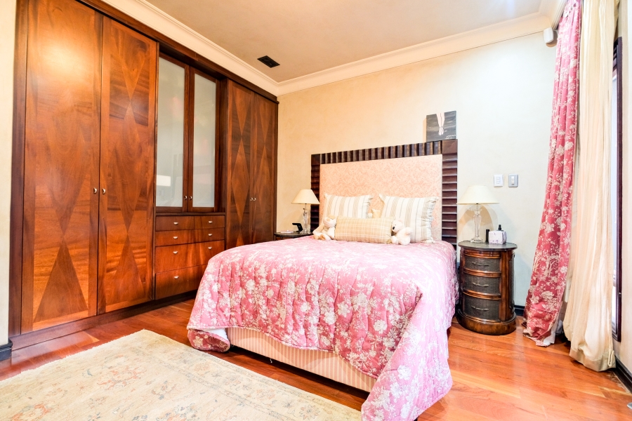 5 Bedroom Property for Sale in Bryanston Gauteng