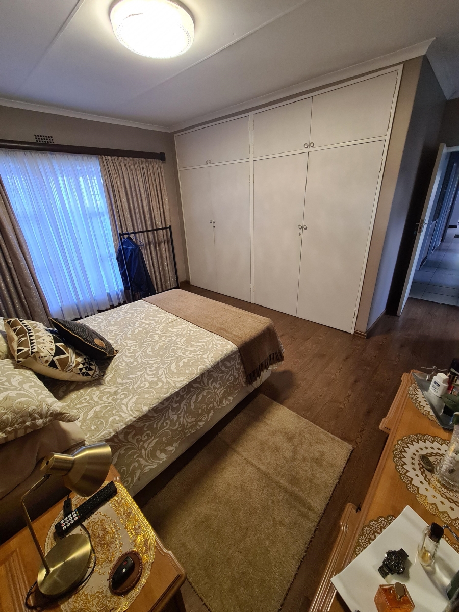 3 Bedroom Property for Sale in Vanderbijlpark SE 2 Gauteng
