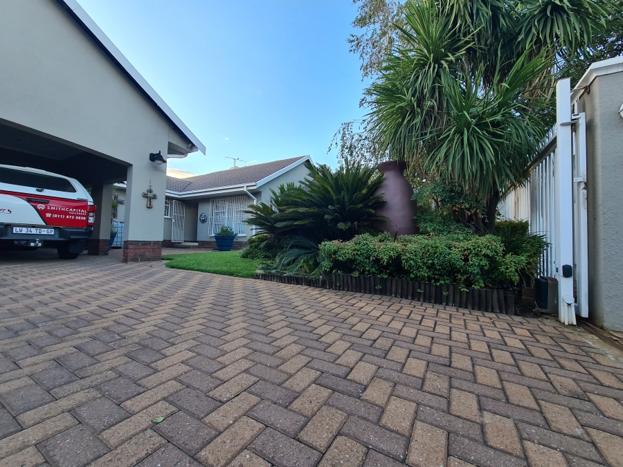 3 Bedroom Property for Sale in Vanderbijlpark SE 2 Gauteng