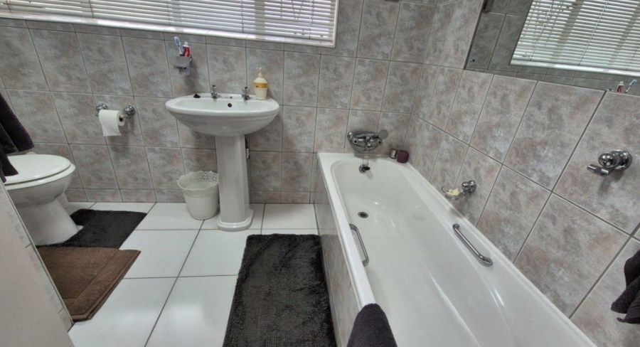 3 Bedroom Property for Sale in Vanderbijlpark SE 2 Gauteng