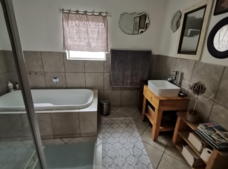 3 Bedroom Property for Sale in Vanderbijlpark SE 8 Gauteng