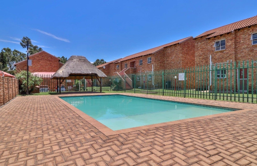 2 Bedroom Property for Sale in Liefde en Vrede Gauteng